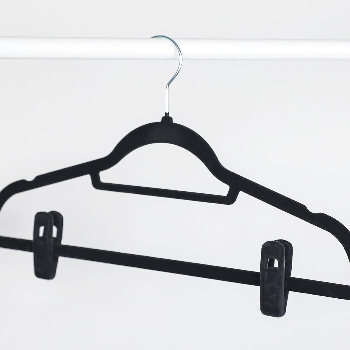 velvet hangers clip to attach with hangers